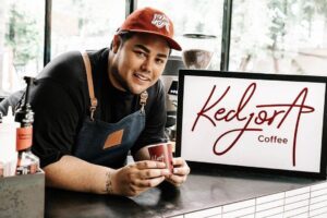 Apron Bukan Hanya Pelengkap Barista, Tetapi Juga Uniform Coffee Shop