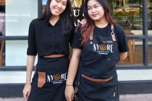 Pentingnya Mengetahui Sejarah, Fungsi, dan Jenis Apron dalam Dunia Kuliner